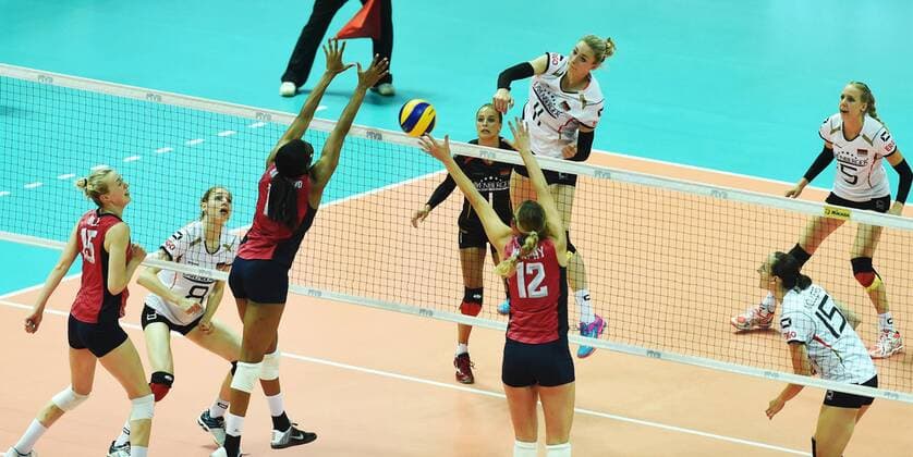 (160610) -- BEILUN, June 10, 2016 -- Louisa Lippmann(Top) of Germany spikes the ball during the FIVB Women s Volleyball World Grand Prix 2016 Pool A1 Preliminary Round match against the United States at Beilun Sports and Arts Hall in Beilun District of Ningbo, east China s Zhejiang Province, June 10, 2016. Germany lost 0-3.)(wll) (SP)CHINA-BEILUN-VOLLEYBALL-FIVB-WOMEN S WORLD GRAND PRIX-POOL A1-PRELIMINARY ROUND(CN) HuangxZongzhi 