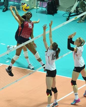 (160610) -- BEILUN, June 10, 2016 -- Foluke Akinradewo of the United States spikes the ball during the FIVB Women s Volleyball World Grand Prix 2016 Pool A1 Preliminary Round match against Germany at Beilun Sports and Arts Hall in Beilun District of Ningbo, east China s Zhejiang Province, June 10, 2016. The United States won 3-0.)(wll) (SP)CHINA-BEILUN-VOLLEYBALL-FIVB-WOMEN S WORLD GRAND PRIX-POOL A1-PRELIMINARY ROUND(CN) HuangxZongzhi 