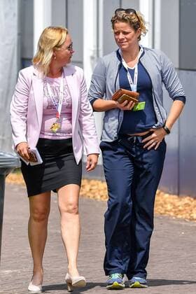 Bilder des Tages - Sport former tennis number 1 Kim Clijsters (R) pictured as she arrives for a signing session at the Ricoh Open WTA Tennis Damen tennis tournament in Rosmalen, the Netherlands, Friday 10 June 2016. LUCxCLAESSEN  x04868866x