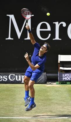 Roger Federer (SUI) Aktion Aufschlag 10.06.2016 Tennis Mercedes-Cup Stuttgart Weißenhof 04.06..-12.06.2016 MercedesCup Stuttgart Weißenhof 2016