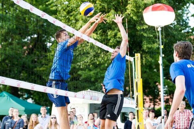 Block Jannis Hopt (United Volleys RheinMain) - Angriff Simon Tischer (VfB Friedrichshafen); LBS Cup Beachvolleyball Friedrichshafen, Promenade, Friedrichshafen Germany, 20160610; Friedrichshafen Copyright: Wuechnerx xEibner-Pressefoto EP_nwr