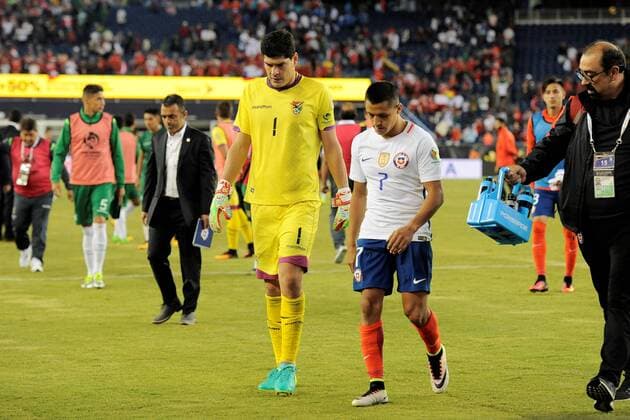 Friday, June 10, 2016: Bolivia goalkeeper Carlos Lampe (1) and Chile forward Alexis Sanchez (7) leave the pitch at the Copa America Centenario soccer match between Chile and Bolivia Nationalteam Länderspiel held at Gillette Stadium in Foxborough, Massachusetts. Chile defeats Bolivia 2-1 SOCCER 2016: Copa America Centenario CHILE VS BOLIVIA Länderspiel Nationalmannschaft JUN 10 - ZUMAc04_