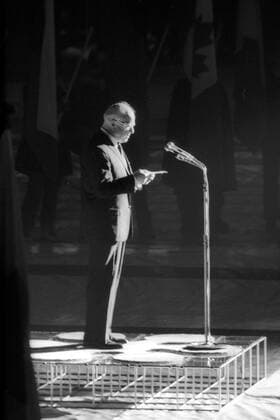 Schlussfeier der Olympischen Spiele 1972 in Sapporo mit IOC Präsident Avery Brundage (USA)