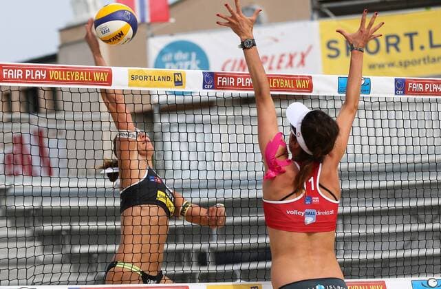 Beach volleyball Beachvolleyball - CEV Continental Cup BADEN BEI WIEN,AUSTRIA,11.JUN.16 - BEACH VOLLEYBALL - CEV Continental Cup, ladies, final. Image shows Bianca Zass (AUT) and Lena Plesiutschnig (AUT). GEPAxpictures xPhilippxBrem