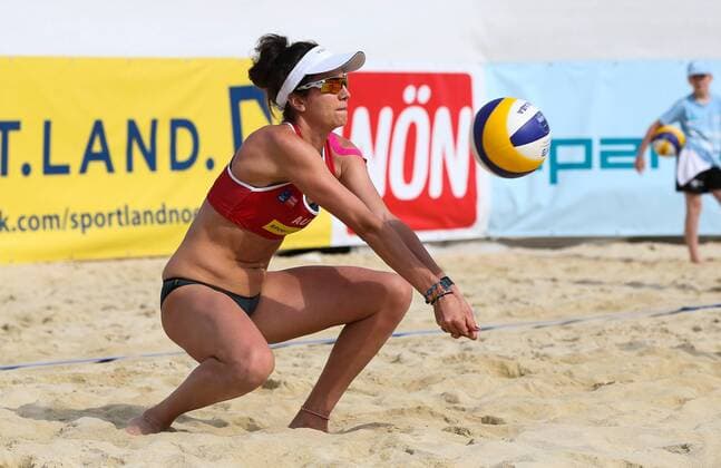 Beach volleyball Beachvolleyball - CEV Continental Cup BADEN BEI WIEN,AUSTRIA,11.JUN.16 - BEACH VOLLEYBALL - CEV Continental Cup, ladies, final. Image shows Lena Plesiutschnig (AUT). GEPAxpictures xPhilippxBrem