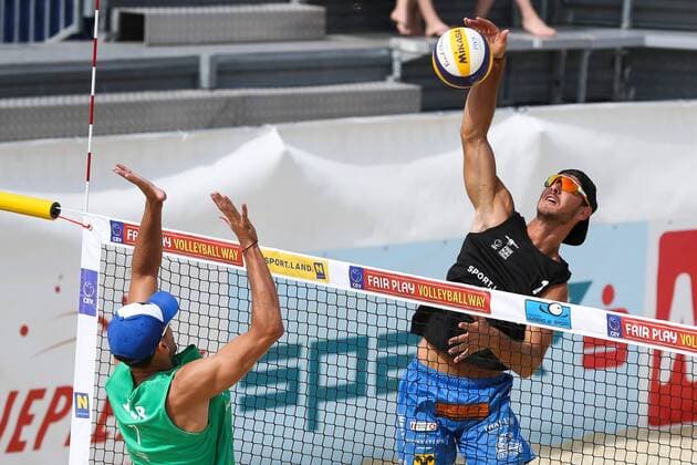 Beach volleyball Beachvolleyball - CEV Continental Cup BADEN BEI WIEN,AUSTRIA,11.JUN.16 - BEACH VOLLEYBALL - CEV Continental Cup, ladies, final. Image shows Sean Faiga (ISR) and Martin Ermacora (AUT). GEPAxpictures xPhilippxBrem
