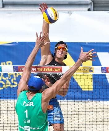 Beach volleyball Beachvolleyball - CEV Continental Cup BADEN BEI WIEN,AUSTRIA,11.JUN.16 - BEACH VOLLEYBALL - CEV Continental Cup, ladies, final. Image shows Sean Faiga (ISR) and Moritz Pristauz (AUT). GEPAxpictures xPhilippxBrem