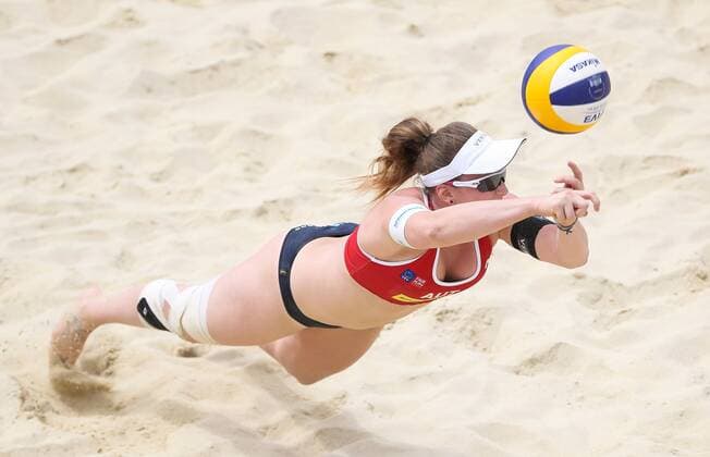 Beach volleyball Beachvolleyball - CEV Continental Cup BADEN BEI WIEN,AUSTRIA,11.JUN.16 - BEACH VOLLEYBALL - CEV Continental Cup, ladies, final. Image shows Katharina Schuetzenhoefer (AUT). GEPAxpictures xPhilippxBrem