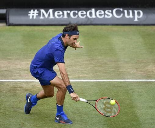 Roger Federer (SUI) Aktion 11.06.2016 Halbfinale Tennis Mercedes-Cup Stuttgart Weißenhof 04.06..-12.06.2016 MercedesCup Stuttgart Weißenhof 2016