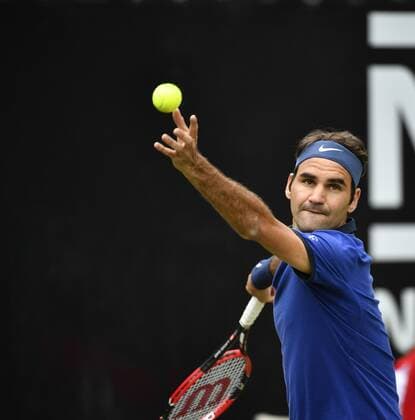 Roger Federer (SUI) Aktion Aufschlag 11.06.2016 Halbfinale Tennis Mercedes-Cup Stuttgart Weißenhof 04.06..-12.06.2016 MercedesCup Stuttgart Weißenhof 2016
