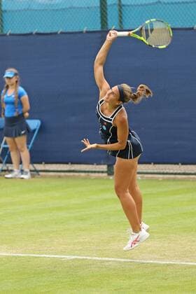 11.06.2016. Nottingham Tennis Centre, Nottingham, England. Aegon WTA Tennis Damen Nottingham Open Day 8. Monica Puig of Puerto Rica serves as she secures victory in two sets over Tamira Paszek of Austria xDavidxKissmanx  ActionPlus11747379
