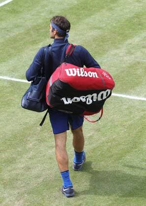 11.06.2016, Mercedes Cup Stuttgart, ATP Tennis Herren Tour, Tennis im Bild: Roger Federer verlässt den Platz nach der Niederlage vs Dominic Thiem