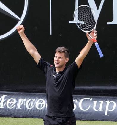 11.06.2016, Mercedes Cup Stuttgart, ATP Tennis Herren Tour, Tennis im Bild: Dominic Thiem (AUT) siegt vs Roger Federer