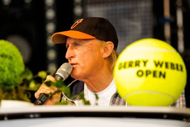 GER., Gerry Weber Open, Showbühne 11.06.2016, Gerry Weber Stadion, Halle in Westfalen, GER, Gerry Weber Open, Turniertag 1, im Bild Otto Waalkes mit Nicolas im Talk auf der Showbühne Foto @ nordphoto Rauch Local Caption nordphotoxrauch