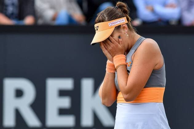 Swiss Belinda Bencic shows defeat after a tennis game between Swiss Belinda Bencic and French Kristina Mladenovic in the semi-finals of the women s singles at the Ricoh Open WTA Tennis Damen tennis tournament in Rosmalen, the Netherlands, Saturday 11 June 2016. LUCxCLAESSEN  x04869630x