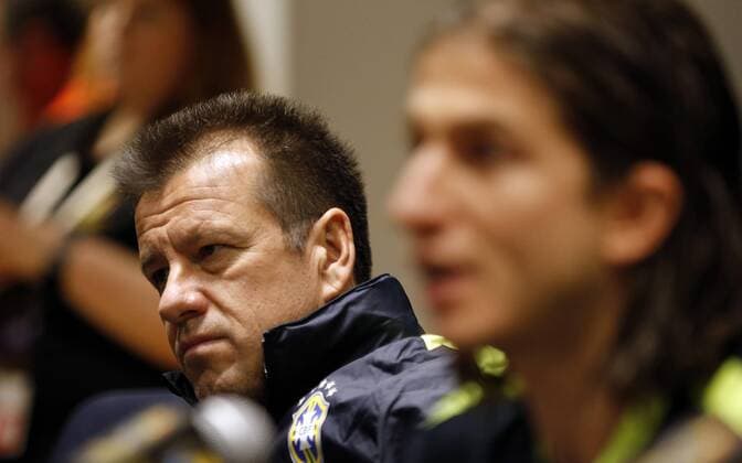 Brazilian soccer team coach Carlos Dunga (L) and player Luis Filipe (R) during a presser at Gillete Stadium in Foxborough, United States. Peru and Brazil will face in match tomorrow for Copa America 2016. BRAZILIAN SOCCER TEAM PRESSER !ACHTUNG: NUR REDAKTIONELLE NUTZUNG!  cmm 20160612-636012882388956830