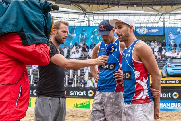 1 Nicholas Lucena 2 Philip Dalhausser (USA) im Interview mit Julius Brink FiVB Worldtour Major Hamburg
