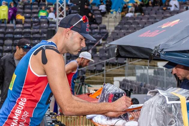 2 Philip Dalhausser (USA) am Schiedsrichtertisch FiVB Worldtour Major Hamburg