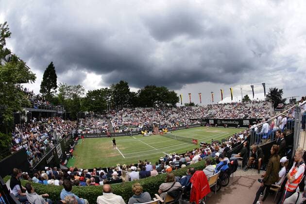 Stuttgart Tennis MercedesCup 2016 , Finale , dunkle Wolken über dem CenterCourt