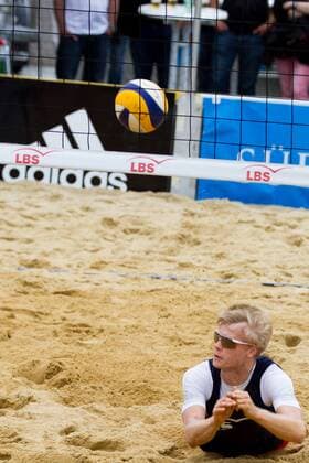 Hectbagger Abwehr Bagger Georg Wolf (Volleyball Internat Frankfurt) ; LBS Cup Beachvolleyball Friedrichshafen, Promenade, Friedrichshafen Germany, 20160612; Friedrichshafen Copyright: Wuechnerx xEibner-Pressefoto EP_nwr