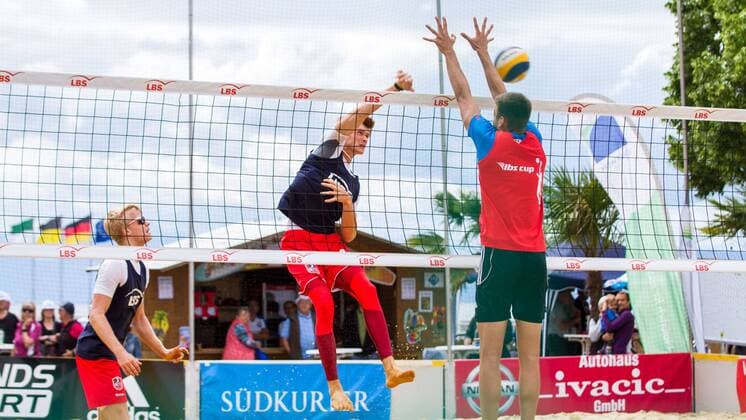 Angriff Peter Wolf (TG Ruesselsheim); LBS Cup Beachvolleyball Friedrichshafen, Promenade, Friedrichshafen Germany, 20160612; Friedrichshafen Copyright: Wuechnerx xEibner-Pressefoto EP_nwr