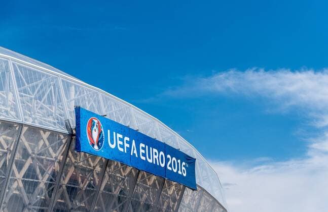12.06.2016, Stade de Nice, Nizza, FRA, UEFA EURO EM Europameisterschaft Fussball Frankreich, Polen vs Nordirland, Gruppe C, im Bild das Logo der UEFA EURO 2016 am Stadion the logo of UEFA EURO 2016 at the Stadium during Group C match between Poland and Northern Ireland EM EURO Nationalteam Länderspiel of the UEFA EURO 2016 France at the Stade de Nice in Nizza, France on 2016 06 12. Nizza  EX_JFK  