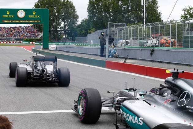 Formel 1, GP Kanada Motorsports: FIA Formula One World Championship WM Weltmeisterschaft 2016, Grand Prix of Canada, 44 Lewis Hamilton (GBR, Mercedes AMG Petronas F1 Team), 6 Nico Rosberg (GER, Mercedes AMG Petronas F1 Team), xWWx