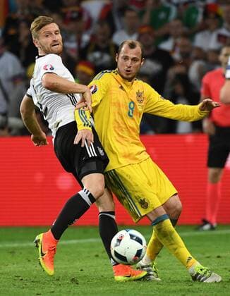 12.06.2016, xpsx, Fussball EM 2016, Deutschland - Ukraine, EM EURO Länderspiel Nationalmannschaft , v.l. Shkodran Mustafi (Deutsche Fussball Nationalmannschaft DFB), Roman Zozulya (Ukraine) Lille