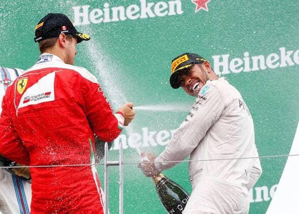 Formel 1, GP Kanada Motorsports: FIA Formula One World Championship WM Weltmeisterschaft 2016, Grand Prix of Canada, 5 Sebastian Vettel (GER, Scuderia Ferrari), 44 Lewis Hamilton (GBR, Mercedes AMG Petronas F1 Team), xWWx