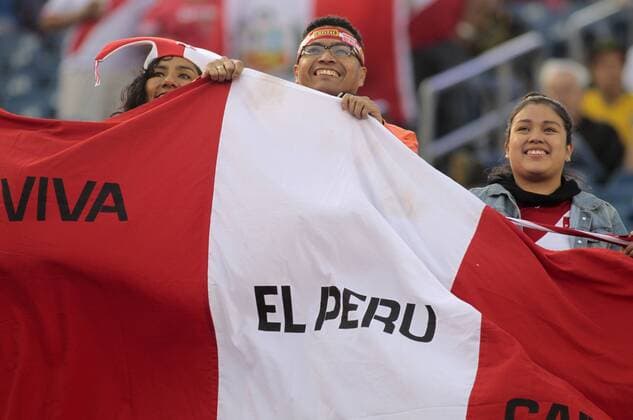Fans of the Peru soccer team await the arrival of their team prior to the 2016 Copa America Centenario Group B match against Brazil at Gillette Stadium in Foxborough, Massachusetts on June 12, 2016.  BOS2016061204 MATTHEWxHEALEY