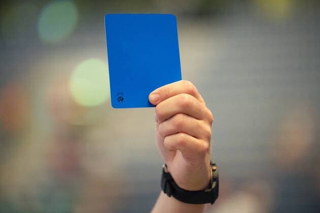 Handball, Blaue Karte, Änderung des Regelwerks Handball Mannheim 08.06.2016 Freundschaftsspiel Männer Herren Olympia Vorbereitung Deutschland (GER) - Russland (RUS) regeländerung beim Handball Ab dem 01.07.2016 gibt es eine blaue karte Blaue Karte