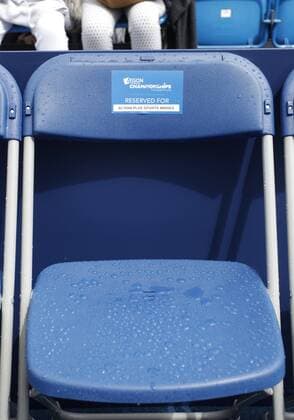 13.06.2016. Queens Club, London, England. Aegon Queens Tennis Championships Day One. An excellent, but wet, court side seat on the centre Court at the Queen s Club. xAlanxMartinx  ActionPlus11748641