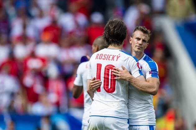 Bilder des Tages - SPORT Tomas Rosicky, left, and Vladimir Darida (CZE) after the lost UEFA EURO EM Europameisterschaft Fussball 2016 soccer championships, Group D match Czech Republic vs Spain in Toulouse, France, on June 13, 2016. (CTKxPhoto DavidxTanecek) CTKPhotoP201606130971101  TAD 044