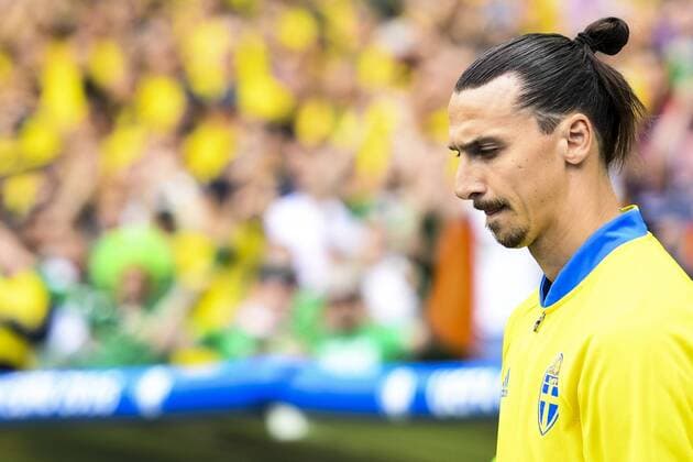 160613 Sveriges Zlatan Ibrahimovic gör entre i fotbollsmatchen mellan Irland och Sverige under fotbolls-EM den 13 juni 2016 i Saint-Denis.  Copyright: JOHANNAxLUNDBERG BB160613JL105