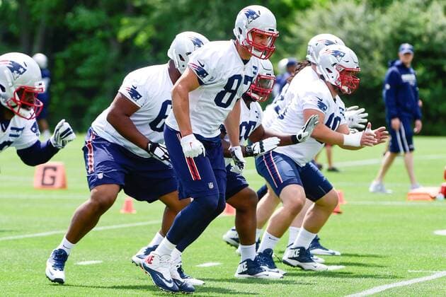 Monday, June 13, 2016: New England Patriots tight end Rob Gronkowski (87) runs a drill at the New England Patriots organized team activities held on the practice field at Gillette Stadium, in Foxborough, Massachusetts. NFL American Football Herren USA 2016: Patriots OTA JUN 13 - ZUMAc04_