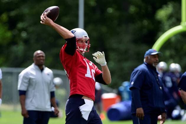 Monday, June 13, 2016: New England Patriots quarterback Tom Brady (12) throws a pass at the New England Patriots organized team activities held on the practice field at Gillette Stadium, in Foxborough, Massachusetts. NFL American Football Herren USA 2016: Patriots OTA JUN 13 - ZUMAc04_