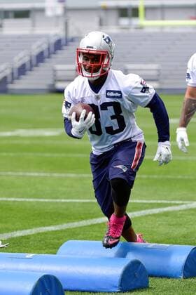 Monday, June 13, 2016: New England Patriots running back Dion Lewis (33) runs a drill at the New England Patriots organized team activities held on the practice field at Gillette Stadium, in Foxborough, Massachusetts. NFL American Football Herren USA 2016: Patriots OTA JUN 13 - ZUMAc04_