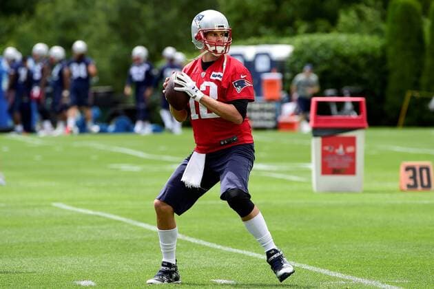 Monday, June 13, 2016: New England Patriots quarterback Tom Brady (12) looks to throw a pass at the New England Patriots organized team activities held on the practice field at Gillette Stadium, in Foxborough, Massachusetts. NFL American Football Herren USA 2016: Patriots OTA JUN 13 - ZUMAc04_