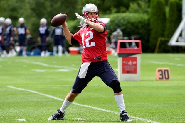 Monday, June 13, 2016: New England Patriots quarterback Tom Brady (12) throws a pass at the New England Patriots organized team activities held on the practice field at Gillette Stadium, in Foxborough, Massachusetts. NFL American Football Herren USA 2016: Patriots OTA JUN 13 - ZUMAc04_