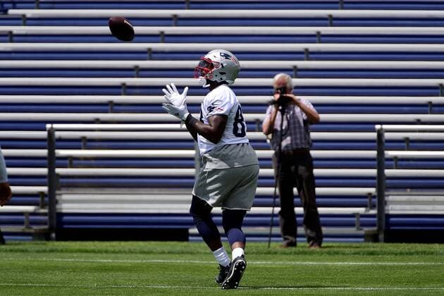Monday, June 13, 2016: New England Patriots tight end Martellus Bennett (83) catches a pass at the New England Patriots organized team activities held on the practice field at Gillette Stadium, in Foxborough, Massachusetts. NFL American Football Herren USA 2016: Patriots OTA JUN 13 - ZUMAc04_