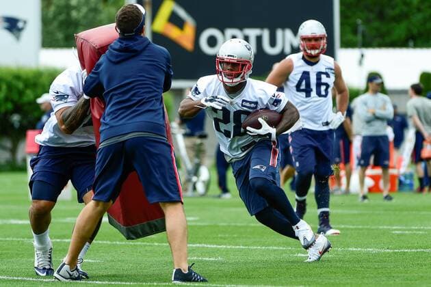 Monday, June 13, 2016: New England Patriots running back James White (28) works out at the New England Patriots organized team activities held on the practice field at Gillette Stadium, in Foxborough, Massachusetts. NFL American Football Herren USA 2016: Patriots OTA JUN 13 - ZUMAc04_