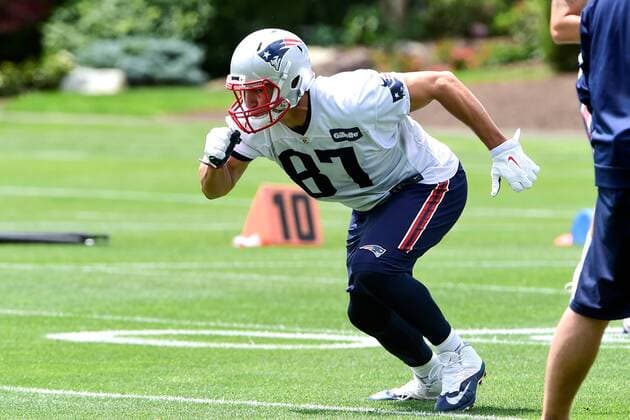 Monday, June 13, 2016: New England Patriots tight end Rob Gronkowski (87) runs a route at the New England Patriots organized team activities held on the practice field at Gillette Stadium, in Foxborough, Massachusetts. NFL American Football Herren USA 2016: Patriots OTA JUN 13 - ZUMAc04_