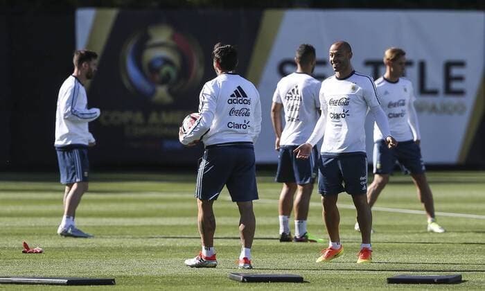 Argentina players participate in a training session of the team at the Starfire Sports in Seattle, Washington, United States, 13 June 2016. Argentina will face Bolivia tomorrow during their Copa America Group D match. EFE David Fernandez ARGENTINA S TRAINING SESSION !ACHTUNG: NUR REDAKTIONELLE NUTZUNG!  SEA027 20160614-636014735896679279