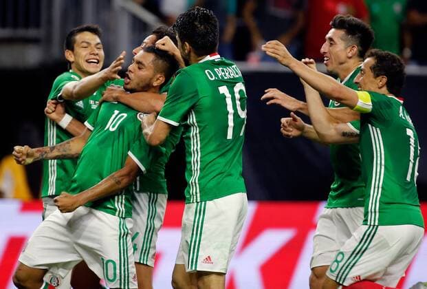 Copa America, Mexiko - Venezuela Mexico s players celebrate their 1-1 goal before Venezuela during their Copa America 2016 match at NRG Stadium in Houston, Texas, United States, 13 June 2016. MEXICO VS VENEZUELA !ACHTUNG: NUR REDAKTIONELLE NUTZUNG!  HST025 20160614-636014737205635277