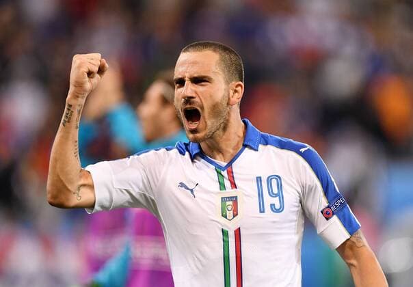 FUSSBALL EURO 2016 GRUPPE E IN LYON Belgien - Italien 13.06.2016 Jubel Italien; Leonardo Bonucci