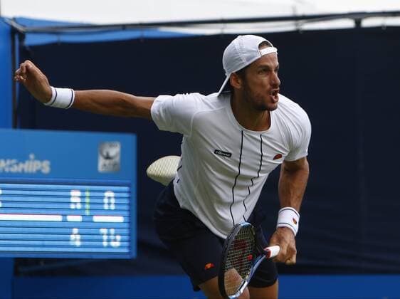 14.06.2016. Queens Club, London, England. Aegon Queens Tennis Championships Day Two. Feliciano Lopez serves in his 1st round match against Marin Cilic (CRO). xAlanxMartinx  ActionPlus11749040
