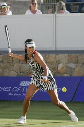 Serbian tennis player Ana Ivanovic returns the ball to French Pauline Parmentier during the second round of the Mallorca Open 2016 played at Santa Ponsa court in Majorca, Balearics Islands, Spain, 14 June 2016. Mallorca Open 2016 !ACHTUNG: NUR REDAKTIONELLE NUTZUNG!  20160614-636015370951721089