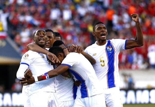 Copa America, Chile - Panama Panama players celebrate Miguel Camargo s 1-1 goal before Chile during their Copa America Centenario Group D match at the Lincoln Financial Field in Philadelphia, Pennsylvania, United States, 14 June 2016. CHILE VS PANAMA !ACHTUNG: NUR REDAKTIONELLE NUTZUNG!  PHI021 20160615-636015555112492770