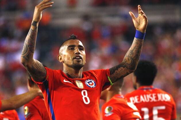 Copa America, Chile - Panama Chile player Arturo Vidal celebrates the team s 3-1 goal before Panama during their Copa America Centenario Group D match at the Lincoln Financial Field in Philadelphia, Pennsylvania, United States, 14 June 2016. CHILE VS PANAMA !ACHTUNG: NUR REDAKTIONELLE NUTZUNG!  PHI042 20160615-636015587441896460
