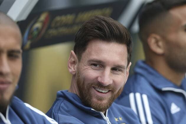 Copa America, Argentinien - Bolivien Argentina player Lionel Messi smiles from the bench during their Copa America Centenario match at the Century Field in Seattle, United States, 14 June 2016. ARGENTINA VS BOLIVIA !ACHTUNG: NUR REDAKTIONELLE NUTZUNG!  SEA022 20160615-636015629604136150